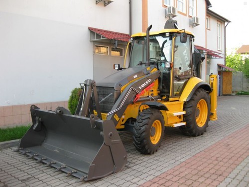 Экскаватор-погрузчик Volvo BL61 plus Экскаватор-погрузчик Volvo BL61 plus